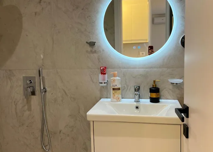 Isufi Modern Appartement *