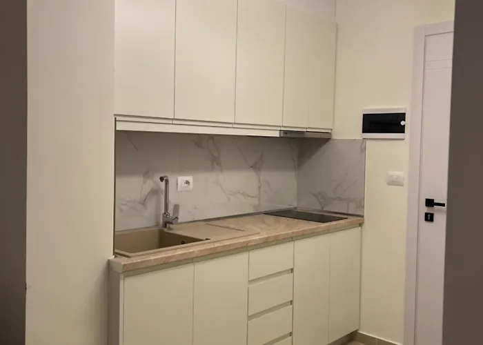 דירה Isufi Modern *